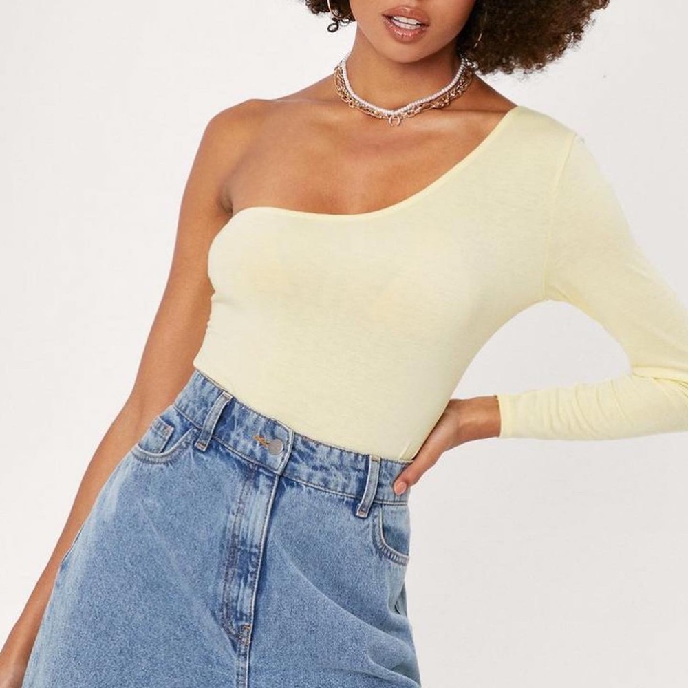 NWT yellow one shoulder body suit